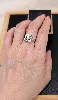 bague or blanc motif carré serti des quartz blancs or 750 millième (18 ct) 4,55g