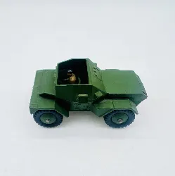 petite voiture dinky toys scout car