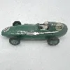 petite voiture dinky toys vanwall 239 avec un personnage