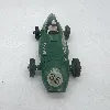 petite voiture dinky toys vanwall 239 avec un personnage