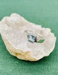 bague ornée d'une pierre bleu  argent autre 5,93g