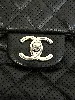 chanel sac classique en cuir perforé matelassé et bijouterie argenté