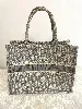 dior book tote en toile medium blanche et grise broderie dior monogramme