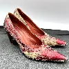 escarpins dries van noten en cuir beige et rouge avec talons en bois