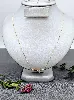 collier pendentif orné de saphir, émeraude, rubis synthétique et un petit diamant or 750 millième (18 ct) 2,90g