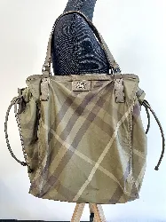 burberry sac cabas motif check en nylon kaki