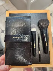 pinceaux "yves saint laurent" + avec trousse