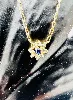 chaine or maille cheval pendentif fleur centrée d'une pierre bleue entouré des oxydes or 750 millième (18 ct) 2,22g