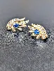 boucles d'oreilles or chacune ornée d'une pierre bleue et 7 oxydes blancs or 750 millième (18 ct) 3,71g