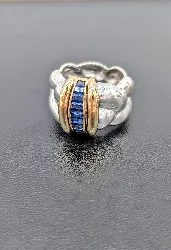 o.j. perrin bague jonc à godrons en argent et or centrée d'une ligne de saphirs calibrés  argent 925 millième (22 ct) 9,42g