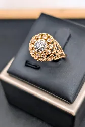 bague dôme en or et platine centrée d'un diamant d'environ 0,08ct or 750 millième (18 ct) 4,79g