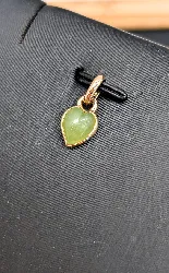 pendentif en forme de coeur orné d'une pierre verte or 750 millième (18 ct) 1,01g