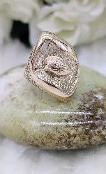 bague marquise en or motifs ajourés or 750 millième (18 ct) 2,05g