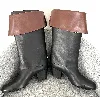 bottes chanel cavalière en cuir noir et marron