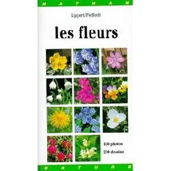 livre gros plan sur les fleurs