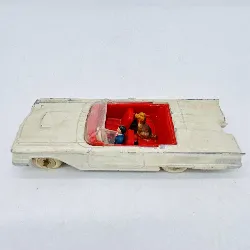 petite voiture dinky toys ford thunderb,rd avec deux personnages