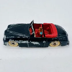 petite voiture dinky toys simca 8 sport meccano avec un personnage