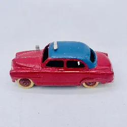 petite voiture dinky toys simca9aronde