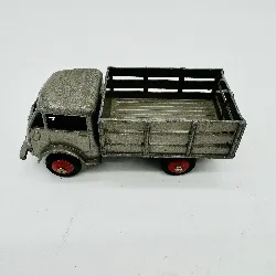petite voiture f25 a  camion ford maraîcher dinky toys meccano