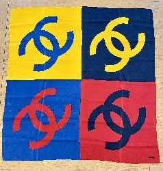 chanel foulard /carré en soie motif logo 4 couleurs