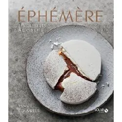 livre les desserts a l'assiette de yann couvreur