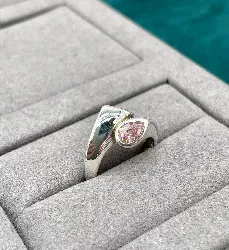 bague argent toi et moi ornée de deux pierres rose argent 925 millième (22 ct) 3,91g