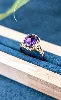 bague centrée d'une pierre violette or 750 millième (18 ct) 3,36g