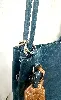 sac seau transformable chloé vintage en cuir bleu canard