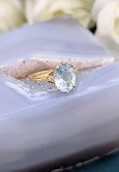 bague or ornée d'une aigue-marine facettée or 750 millième (18 ct) 1,97g