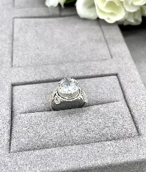 bague solitaire ornée d'un oxyde rond argent 925 millième (22 ct) 3,09g