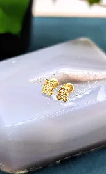 boucles d'oreilles en forme d'ours pavés d'oxydes systèle vis or 750 millième (18 ct) 0,43g