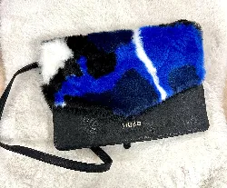 sac bandoulière/ pochette liu jo en cuir noir et fausse fourrure bleu noir et blanche