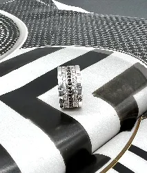 thomas sabo bague tour americain ornée de 3 rangs d'oxydes blancs et noirs argent 925 millième (22 ct) 11,66