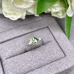 1971150 bague en argent ornée de 5 oxydes verts argent 925 millième (22 ct) 1,76g