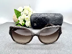 lunette de soleil chanel 5245 avec logo cc doré verres dégradés marron